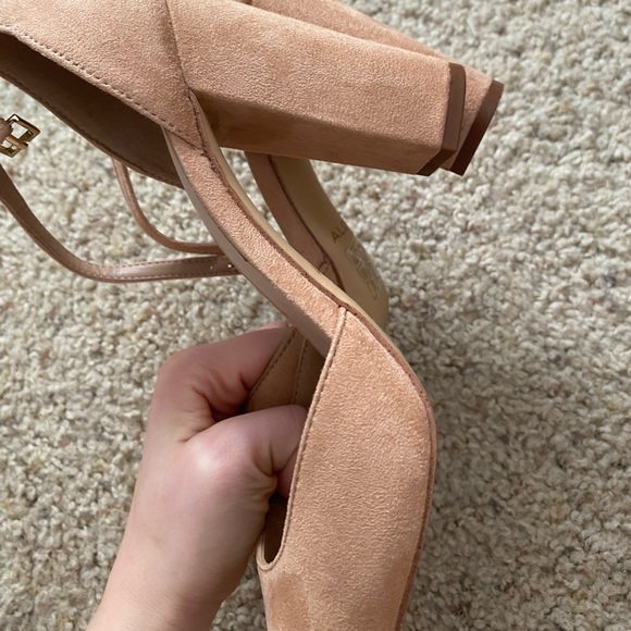 Aldo Nude Velvet heels - Picture 5 of 6